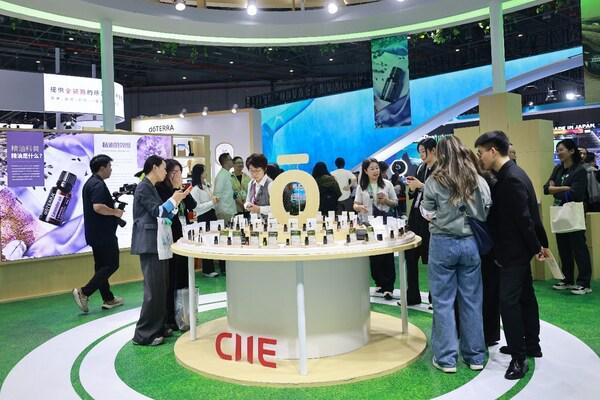 新多特瑞引领精油迈入“可食用时代”麻将胡了免费试玩进博会孵化跨界创(图2) 新多特瑞引领精油迈入“可食用时代”麻将胡了免费试玩进博会孵化跨界创(图2)